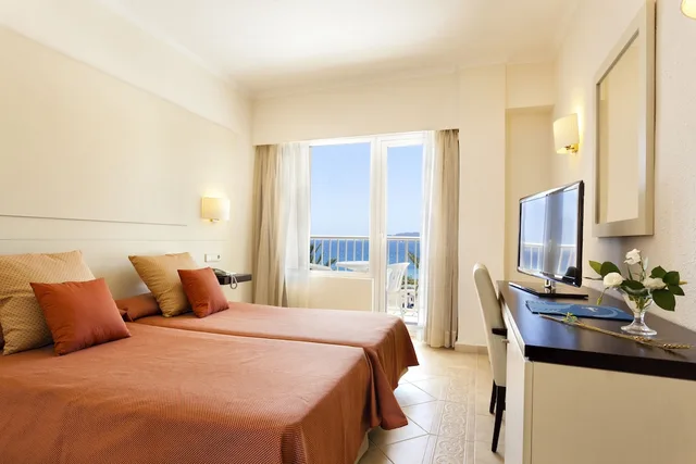 غرفة بسرير مزدوج بإطلالة على البحر بشرفة، Grupotel Imperio Playa 1/2