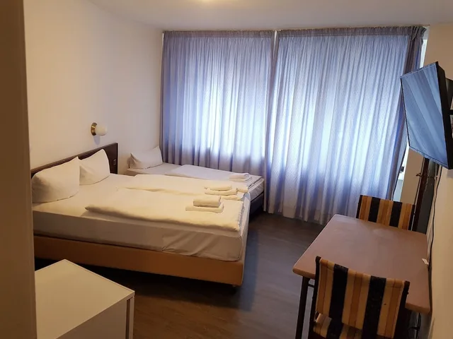 غرفة ثلاثية بثلاثة أسرّة، Berliner Hof 8/10