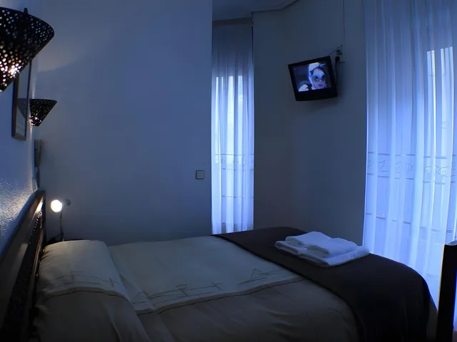 غرفة كلاسيكية بسرير مزدوج بإطلالة على المدينة، Hostal Esmeralda 1/2