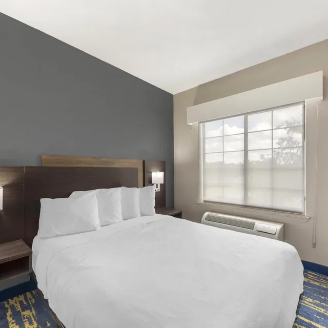 جناح بسرير كينج لذوي الإعاقة، Best Western Sea World/Lackland AFB NW Hotel Suites 2/8