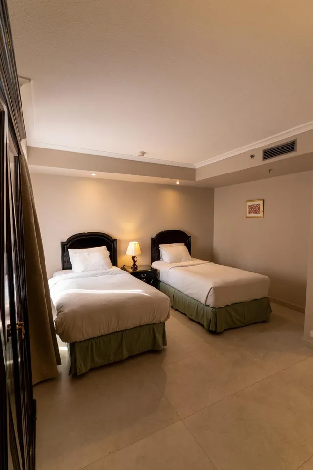 Deluxe Regent Suite City View، Cairo World Trade Center Hotel and Residences 3/6