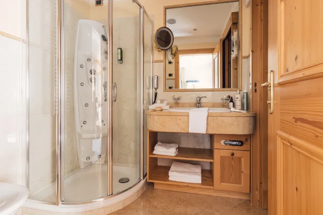 غرفة رومانسية بسرير مزدوج، Alpenpalace Luxury Hideaway & Spa Retreat 4/4