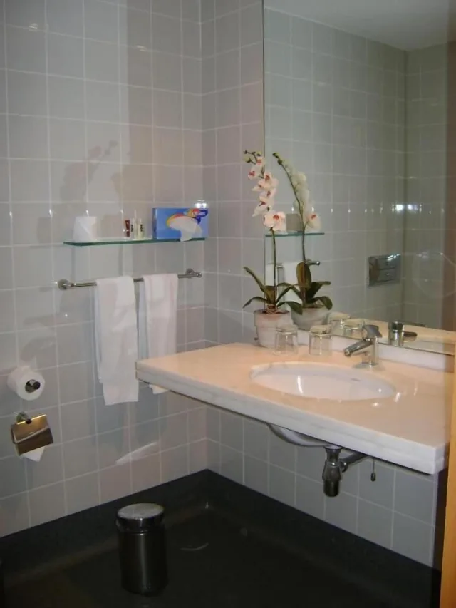 غرفة بسريرين منفصلين بإطلالة جزئية على البحر، Hotel Golden Residence Madeira 5/5