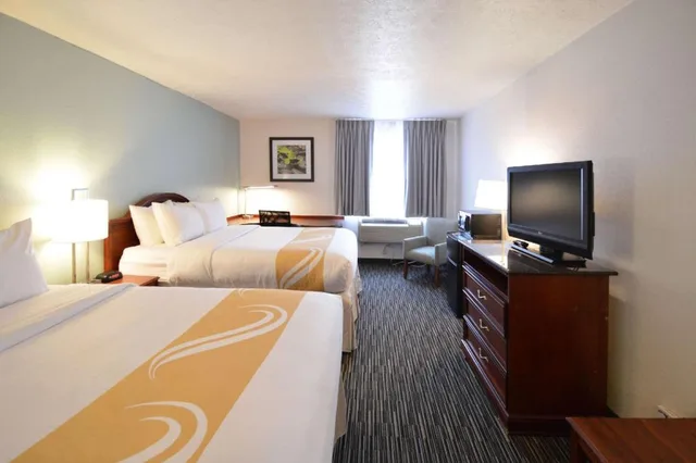 غرفة بسريرين مزدوجين للمدخنين، Quality Inn Alexis Rd 2/3