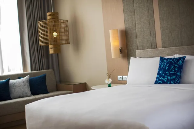 Guest Room, Renaissance Pattaya Resort Spa 4/13