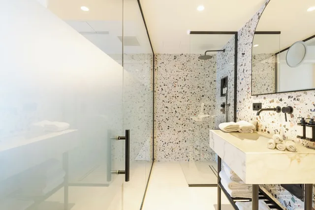 جناح بسرير كينج بشرفة مع أريكة، The Liman Hotel 7/7