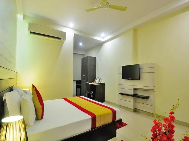 Deluxe, Double Bed, Hotel Sky Rich International 3/7