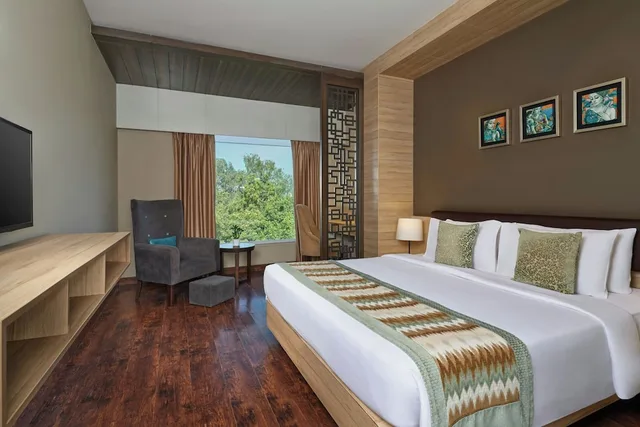 غرفة بسرير كوين، The Fern Residency Udaipur 1/2