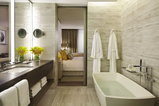 Yorkville, Suite, King Bed، Four Seasons Hotel Toronto 5/5