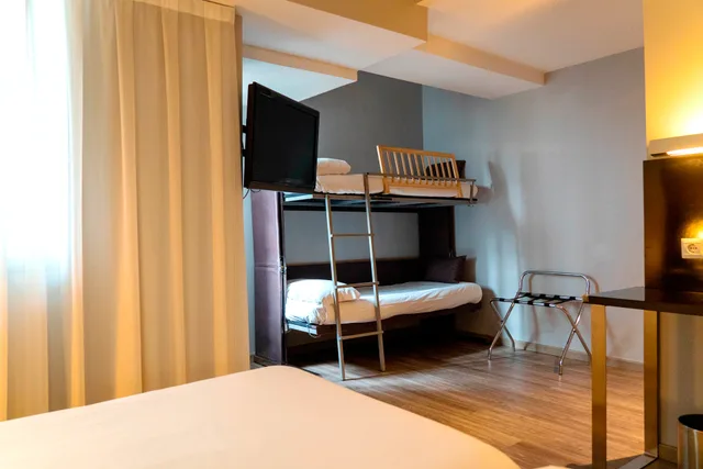غرفة عائلية، Tryp Cordoba Ex Tryp Los Gallos 2/3