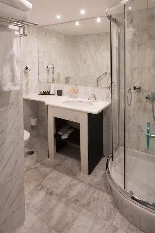 غرفة بسرير كوين، Lozenge Hotel 2/2
