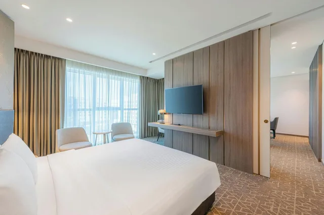 جناح تنفيذي بسرير كينج، Courtyard By Marriott Al Barsha Dubai 2/9
