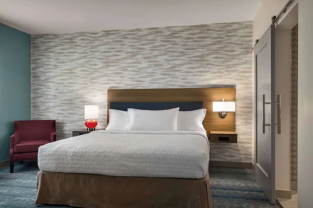 جناح أساسي بسرير كينج بغرفة نوم واحدة لذوي الإعاقة، Home2 Suites by Hilton Austin East Side 5th Street 2/5