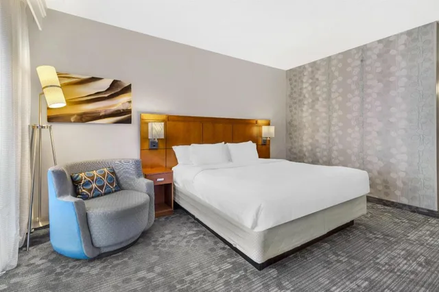 Room, King Bed, Accessible, Sonesta Select Newport Middletown 3/5