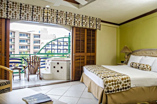 Room, King Bed, Ocean Front, Sofa، Accra Beach Hotel and Resort 3/4