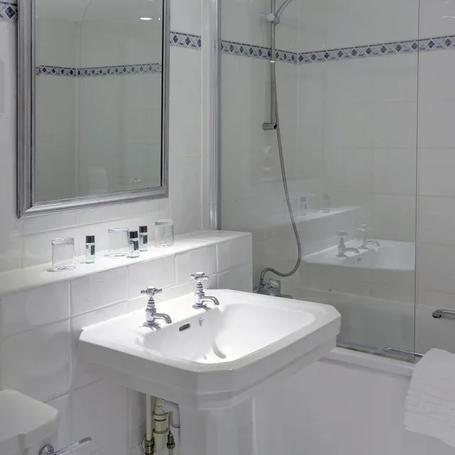 غرفة قياسية ثلاثية، Barons Court Hotel Walsall 5/9