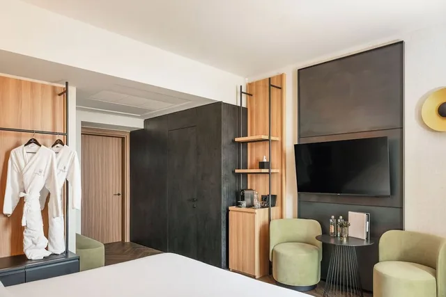 غرفة ديلوكس بسرير كينج بإطلالة على المدينة، Hotel Europa 8/10