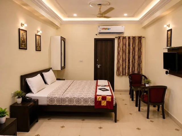 غرفة ديلوكس بسرير مزدوج، HOTEL CLASSIC INN 1/10