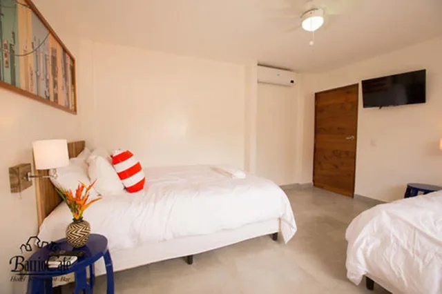 Superior, Queen Bed, Balcony, El Caite San Juan del Sur 2/5