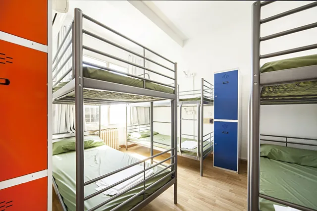 Female Dorm, Female Only, 8 Beds, Private Bathroom، Madvibes Hostel 2/10