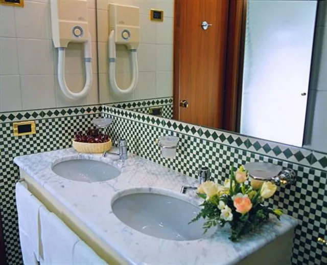 غرفة كلاسيكية بسرير مزدوج، Hotel Crivis 4/5