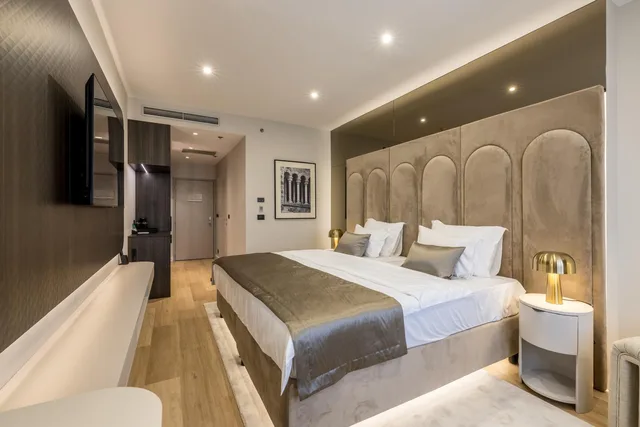 غرفة ديلوكس، Atrium Hotel 1/2