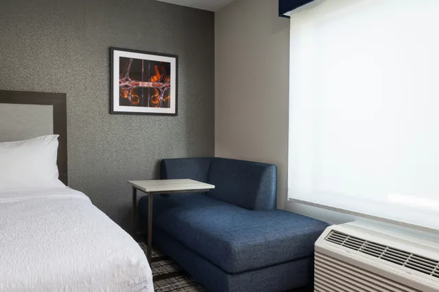 Room, 2 Queen Beds, Accessible, Hampton Inn Suites Manteca 2/4
