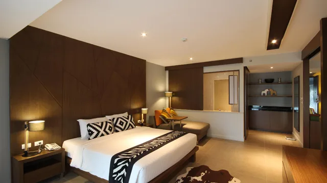 جناح بحوض استحمام، Season Five Hotel 1/1