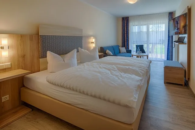 غرفة بسرير كوين بشرفة، Hotel Ferienanlage Haffhus 2/4