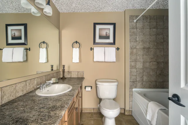 جناح بغرفتي نوم بإطلالة، Bighorn Meadows Resort 3/4