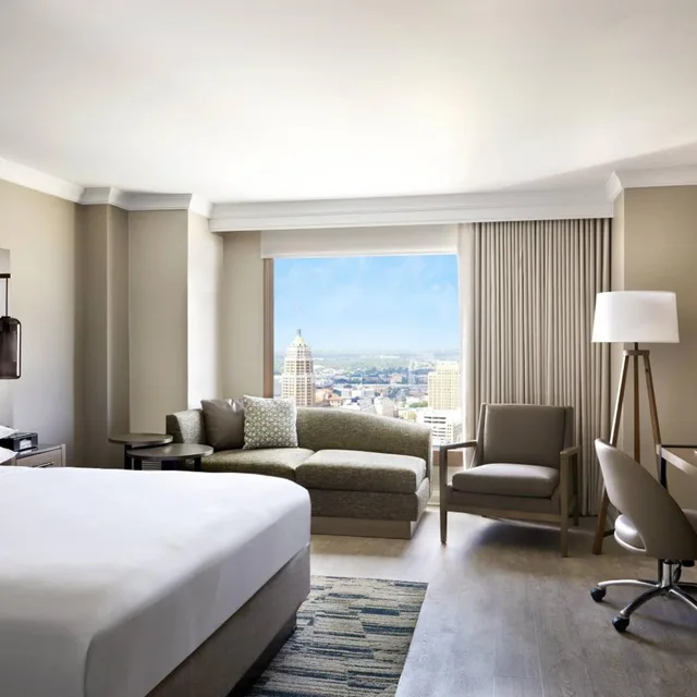غرفة مع دخول صالة النادي لذوي الإعاقة، San Antonio Marriott Rivercenter on The River Walk 2/3