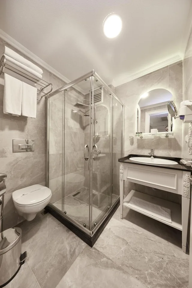 Connecting, Family, 2 Bathrooms، Albinas Hotel 4/4