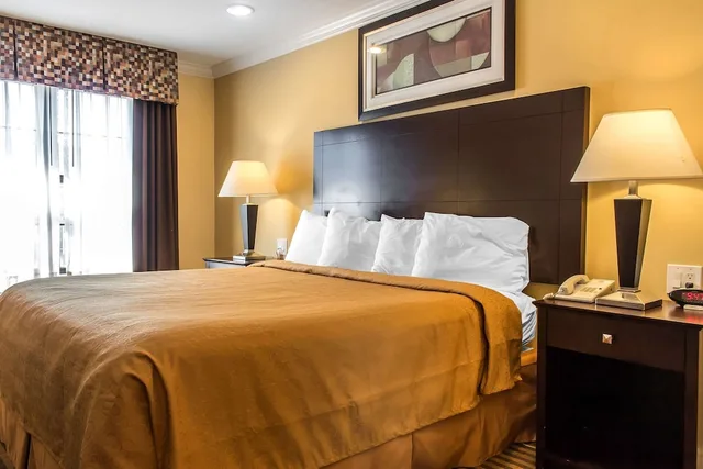 غرفة بسرير كوين لذوي الإعاقة، Quality Inn Near Mountain Creek 2/2
