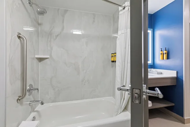 غرفة قياسية بسريرين كوين بشرفة مع أريكة، Best Western Plus Elgin - Chicago 7/7