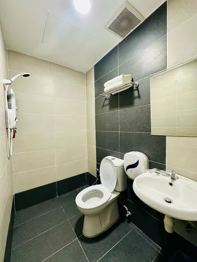 جناح سوبيريور للمدخنين، Grand Far East Hotel 2/2