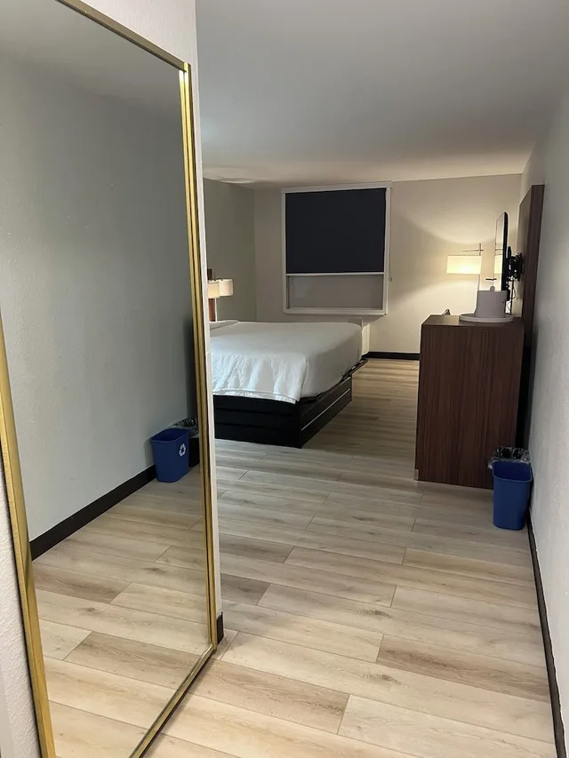 غرفة بسرير كينج، Wingate by Wyndham Dublin Near Claytor Lake State Park 6/7