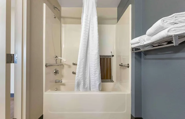 استوديو بسرير كوين لذوي الإعاقة، Extended Stay America Select Suites - Chicago - Hanover Park 3/3