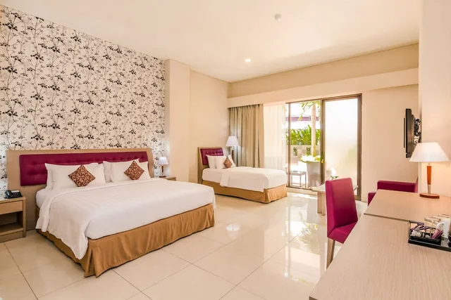 Studio, Triple, 1 Double and 1 Single Bed, Kuta Central Park Hotel 3/10