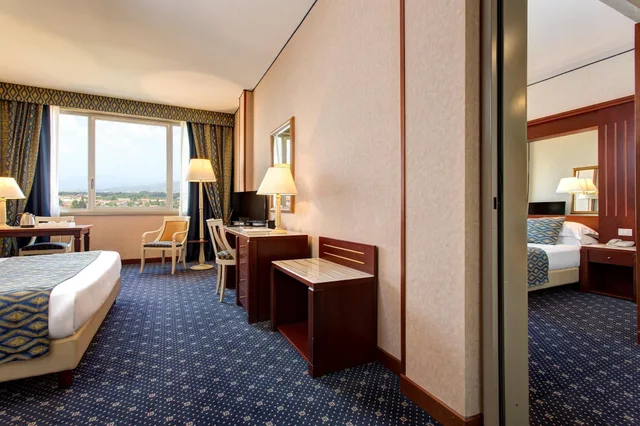 غرفة متصلة قياسية بسرير كينج وثلاثة أسرّة، Best Western Ctc Hotel Verona 6/6