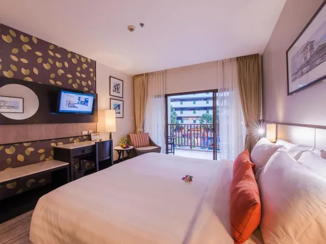 غرفة ديلوكس مفردة بإطلالة على المسبح، Deevana Plaza Phuket Patong 1/2