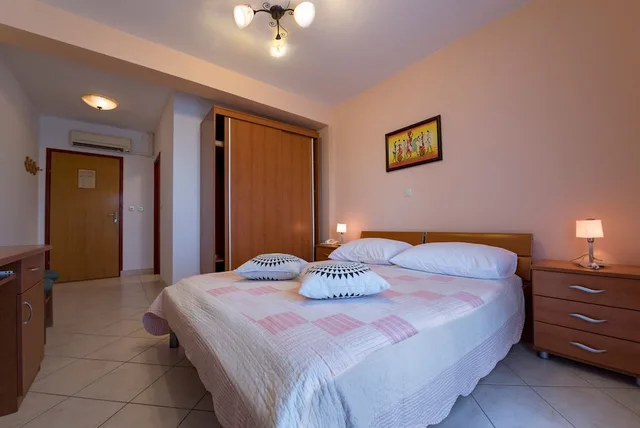 غرفة بسرير مزدوج بشرفة، Hotel Aurora 2/8