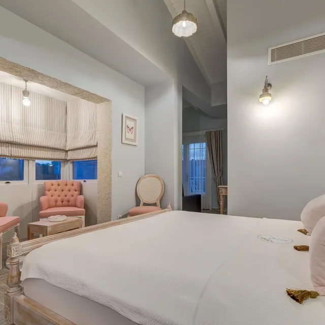 غرفة بسرير كينج بشرفة، Levin Otel 1/6