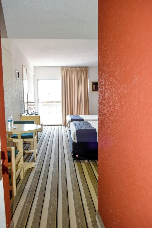 غرفة قياسية بسريرين مزدوجين، Hotel Costa Ensenada 8/9