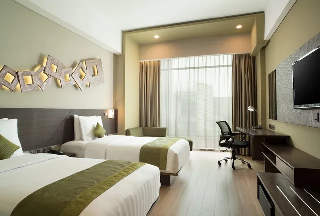 غرفة قياسية بسريرين منفصلين بإطلالة على المدينة، Holiday Inn Cikarang Jababeka 9/10