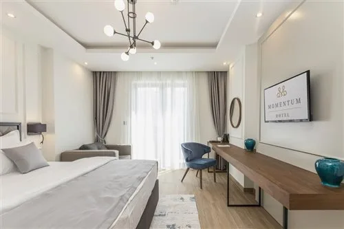 غرفة سوبيريور بسرير مزدوج أو سريرين منفصلين بإطلالة على المسبح، BOUTIQUE HOTEL MOMENTUM by Aycon 1/1
