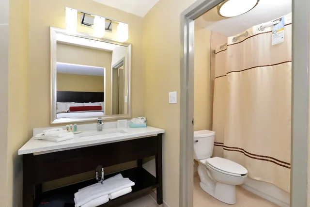 Suite, 2 Queen Beds, Sofa, Quality Suites Nashville Airport 5/5