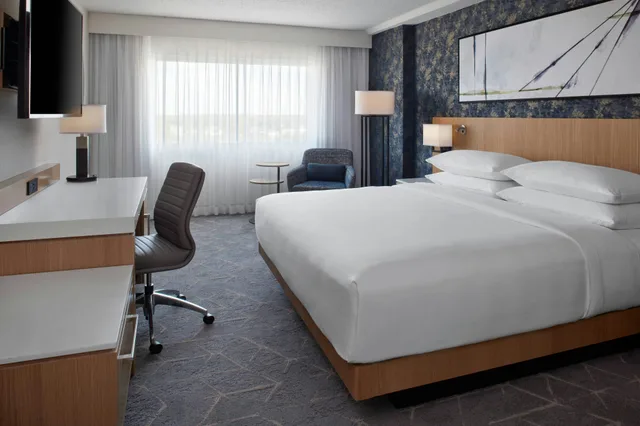 غرفة بسرير كينج، Delta Hotels By Marriott Saskatoon Downtown 5/6