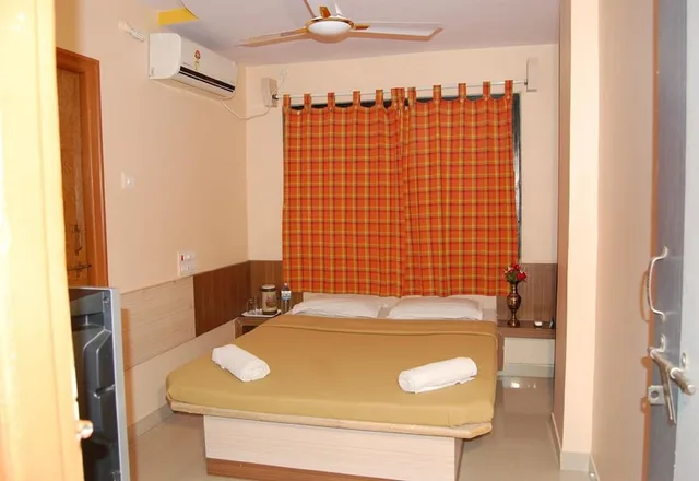 غرفة ديلوكس بسرير مزدوج، Hotel Utsav 2/2