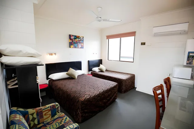 غرفة بسريرين منفصلين، A&A Lodge Motel Emerald 1/1
