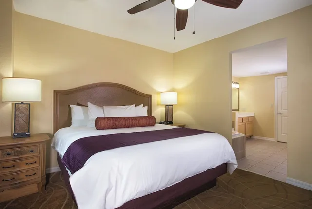 شقة سكنية بسرير كينج بغرفة نوم واحدة مع أريكة، Club Wyndham Palm-Aire 3/5